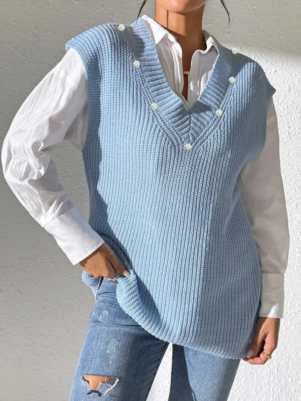 Chaleco sencillo con cuello en V y tejido de perlas con tachuelas. eprolo