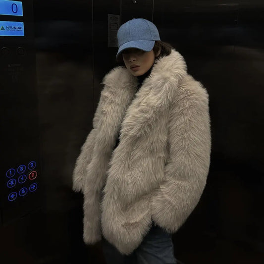 Chaqueta holgada y cálida de piel sintética color caqui y gris con cuello de traje Toka eprolo