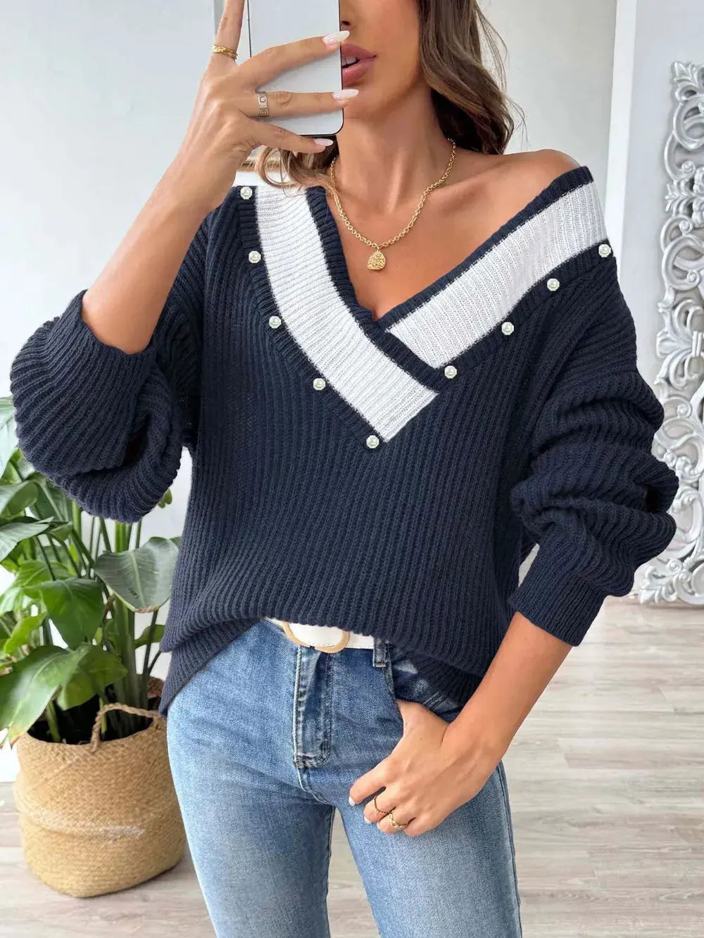Suéter de tejido suelto con cuello en V grande empalmado en color contrastante para mujer eprolo