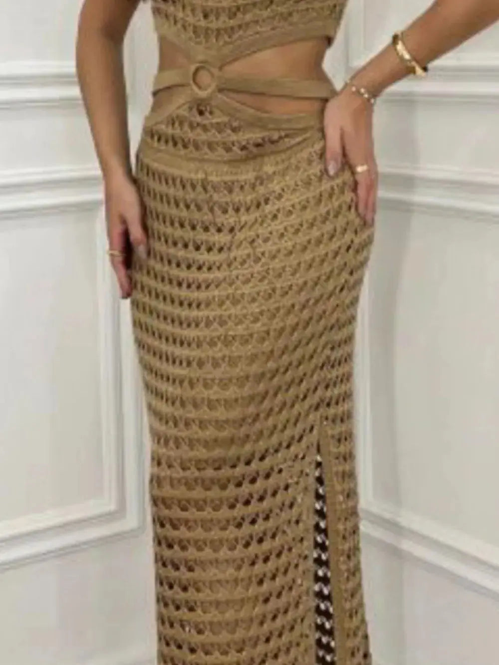 Vestido de suéter con cuello redondo con abertura recortada eprolo