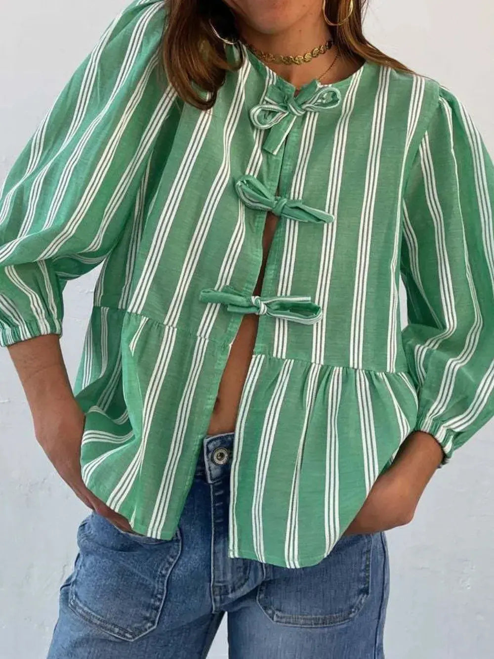 Camisa con manga globo y cuello redondo atado eprolo