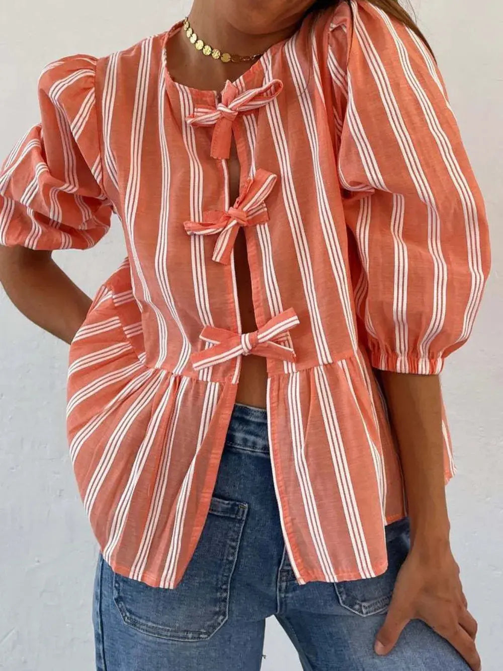 Camisa con manga globo y cuello redondo atado eprolo