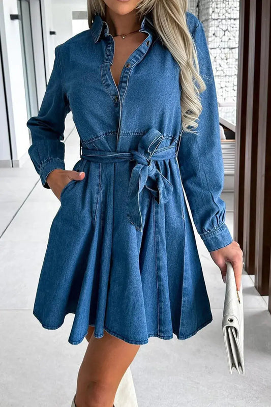 Vestido vaquero de manga larga con medio botón anudado eprolo
