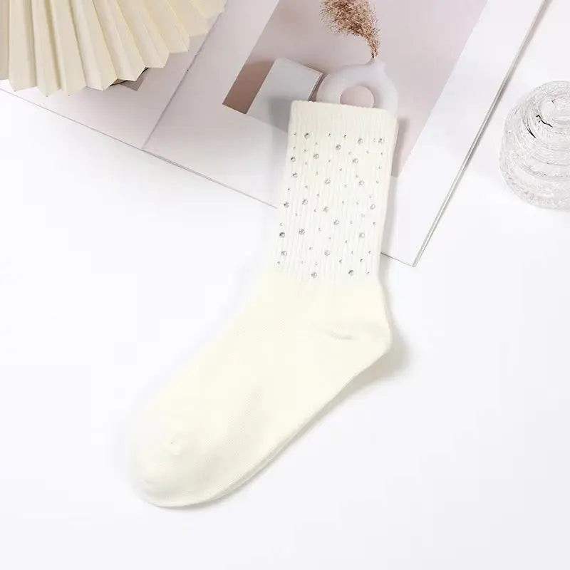 Calcetines de tubo medio versátiles de lujo ligeros con diseño de cielo estrellado y diamantes de imitación de estilo industrial pesado de primavera y otoño. eprolo
