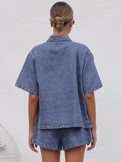Cuello con cuello, top abotonado y pantalón corto eprolo
