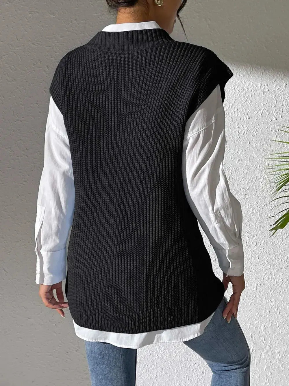 Chaleco sencillo con cuello en V y tejido de perlas con tachuelas. eprolo