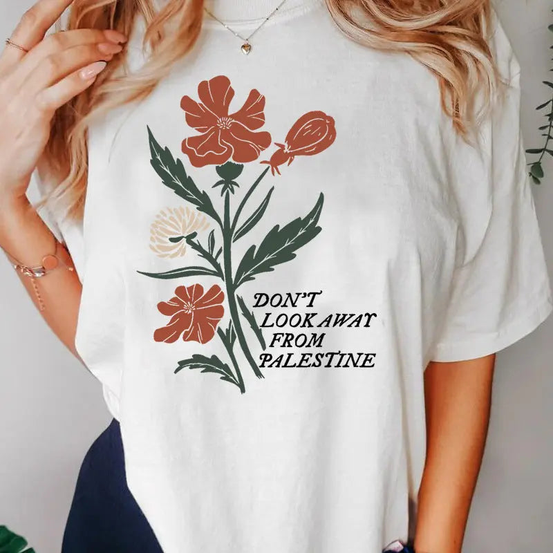 No apartes la vista de las camisetas con diseño de flores eprolo