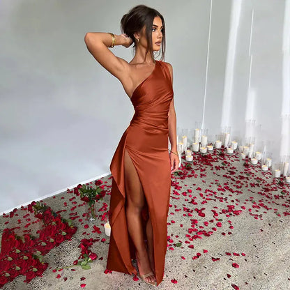 Vestido con abertura, un hombro y espalda descubierta Skinluminova